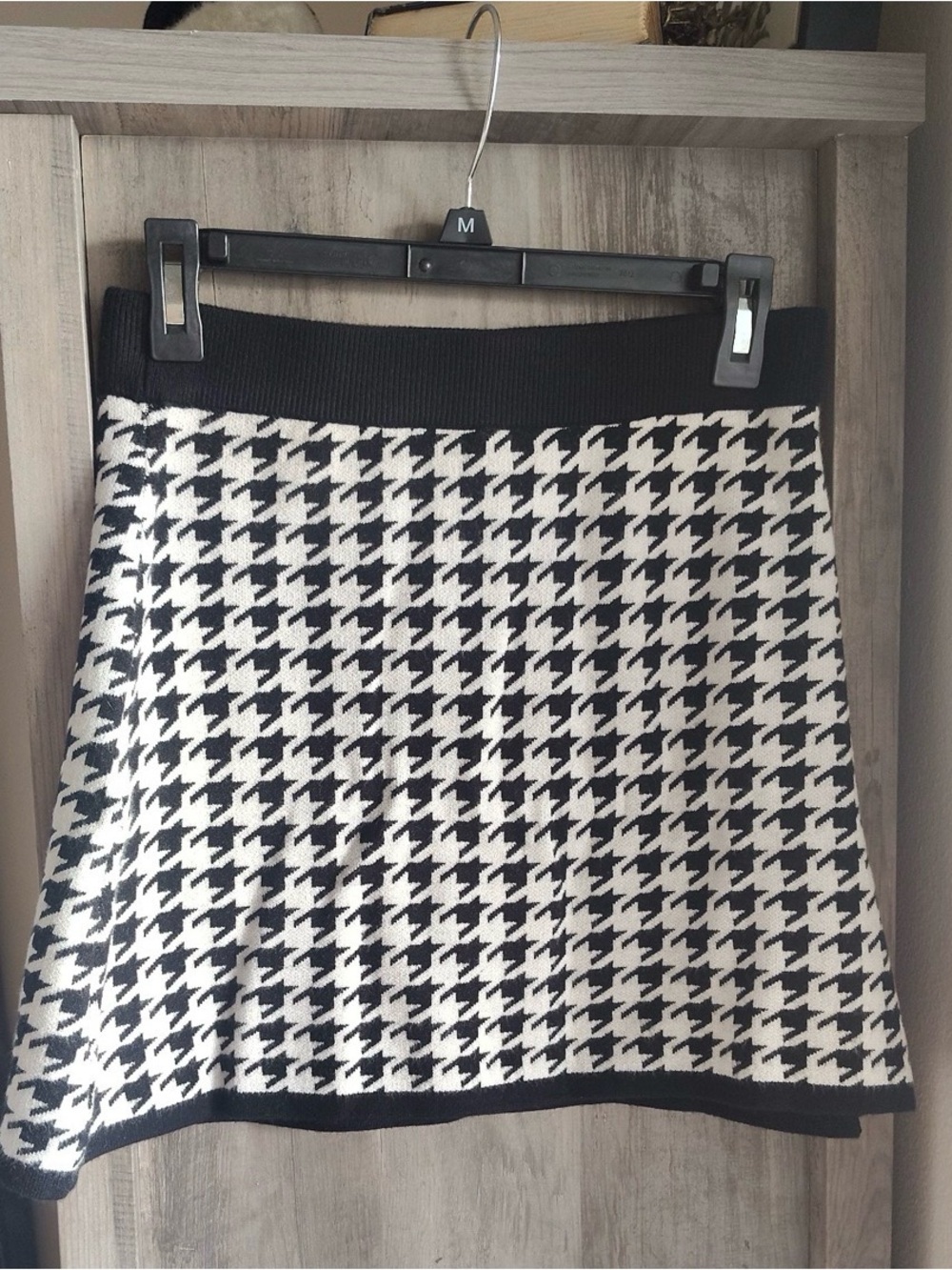 French Connection Black & White Houndstooth Knit Skirt